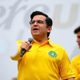 TCU arquiva representação de Flávio Bolsonaro contra ex