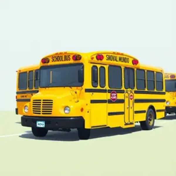 Prefeitura de Nova Mundo investe mais de R$ 1 milhão em dois novos ônibus escolares