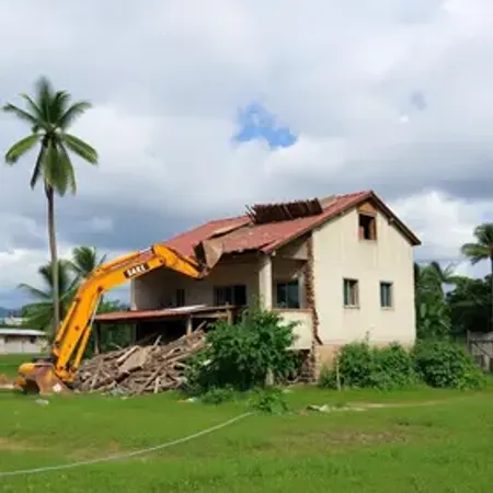 Inocêncio destrói casa no bairro São José Operário em Alta Floresta