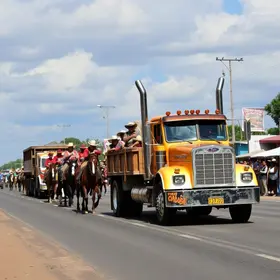 Cavalgada e procissão de caminhoneiros marcam último dia do Mato Grosso AgroFestival