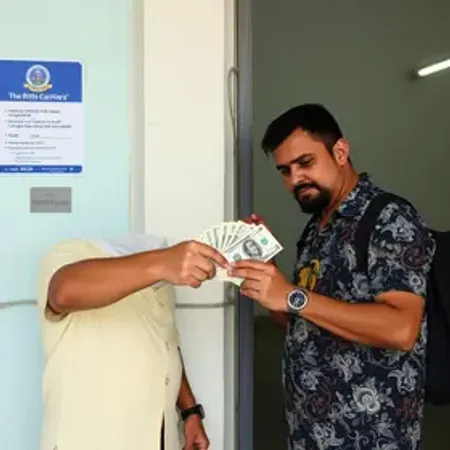 Dois homens s�o conduzidos com cerca de R$ 2 milh�es em esp�cie ap�s saque em banco de Macei�...
