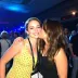 Atriz Indiana � beijada � for�a por f� durante evento; v�deo...