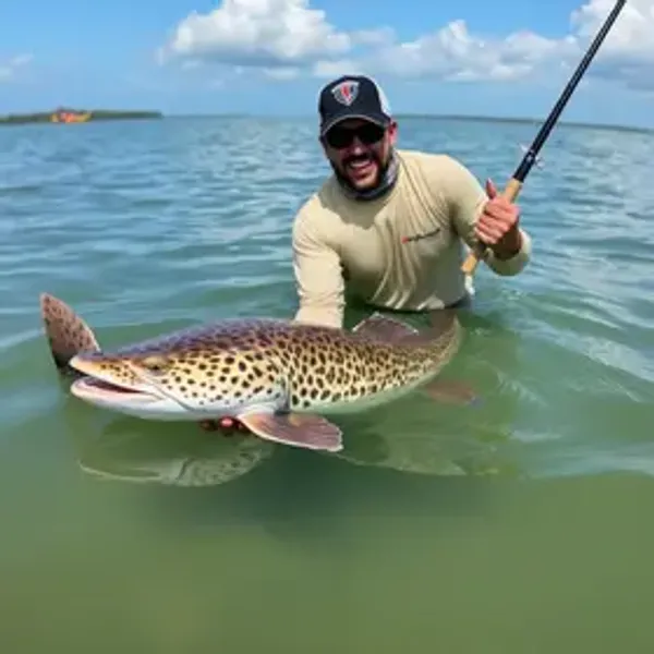 Homem pesca jaú de 1,30 metro em MT...