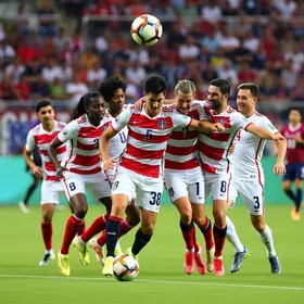 EUA estreiam com goleada sobre o Paraguai e assumem liderança do Grupo D